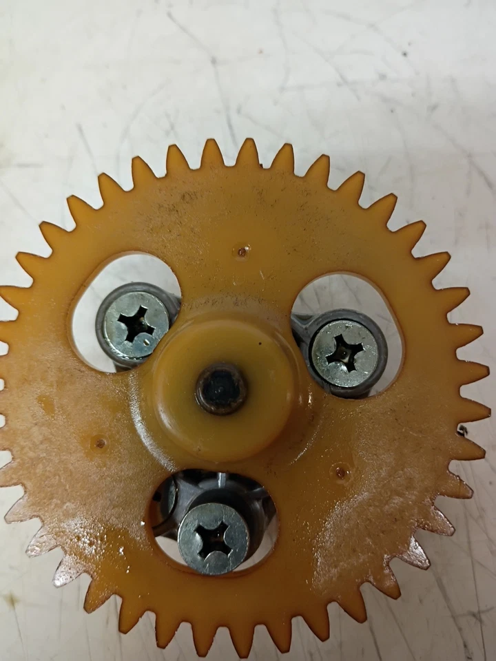 Yamaha Big Bear 350 YFM350FW 1989 bomba de aceite fabricante original 1uy-13300-00-00 Foto 2 de 4