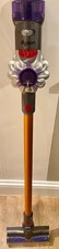 DYSON V8 ADVANCED Cordless Vacuum Cleaner/hoover. Very good condition. Cleaned.