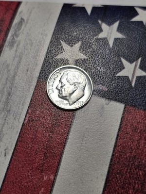 1952 D Roosevelt Dime - BU--LUSTER-- 90% Silver  ''FREE SHIPPING''