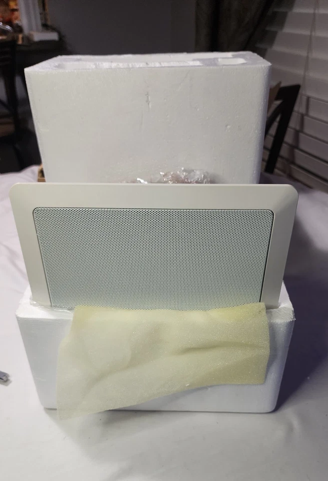 Jamo IW860SW 壁挂式家庭影院 8 英寸低音炮全新带盒 — 第 3/4 张图片