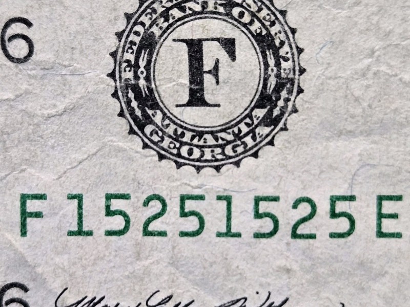 Repeater 15251525 $1 One Dollar Fancy Serial Number 