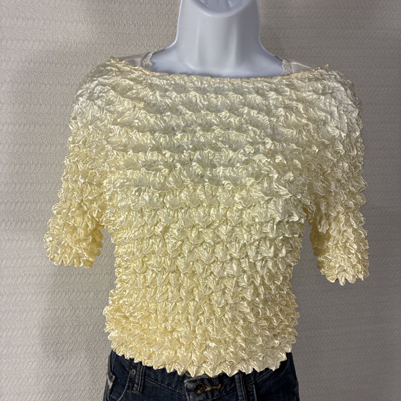 Y2k Women’s Vintage 1990s Ivory Popcorn Stretch Short Sleeve Shirt One Size Most