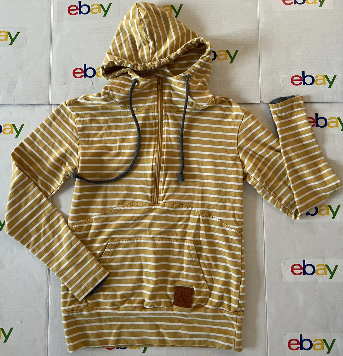 Ampersand double hood top