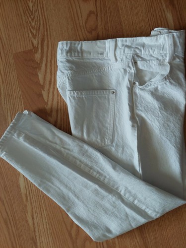 ZARA WHITE DENIM MOM JEANS WOMEN'S SIZE 