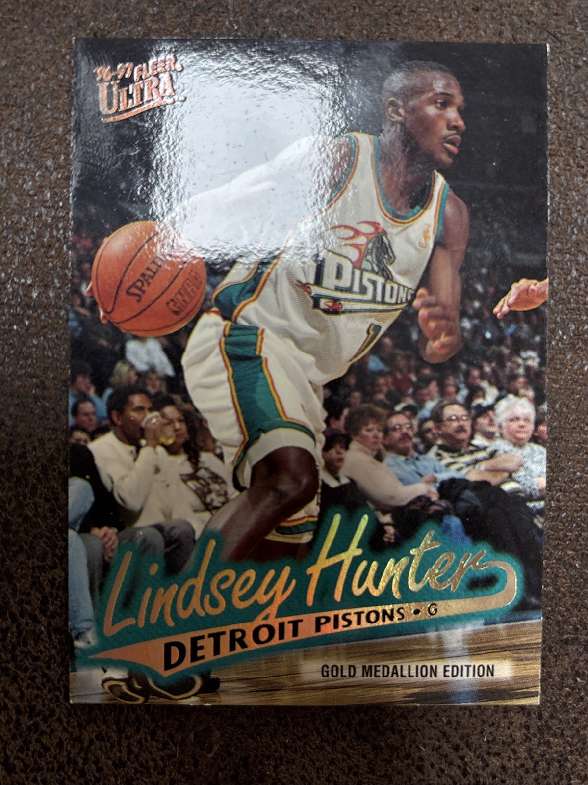 Lindsey Hunter 1996-97 Ultra Gold Medallion #G-180 Pistons Basketball Card!