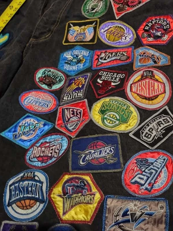 Pantalones de mezclilla vintage Jeff Hamilton Hardwood Classics con parche de la NBA para hombre talla 34 Foto 3 de 4