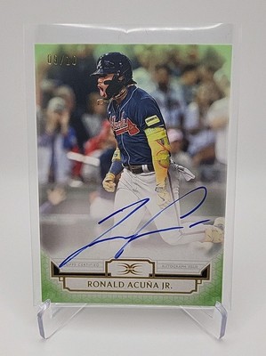 Ronald Acuna Jr. Auto 2024 Topps Definitive Defining Moments Green 