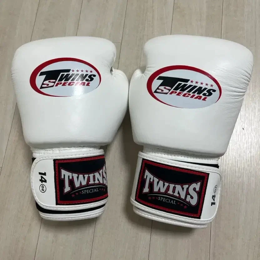 Twins White Boxing Gloves for sale | eBay
