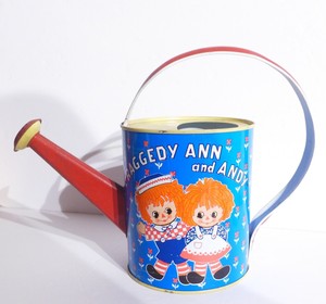 Raggedy-Ann-and-Andy-Watering-Can-Metal-Chein-Playthings-1973