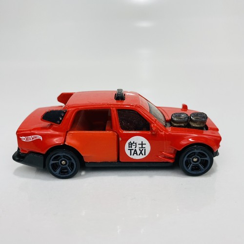 Hot Wheels Time Attaxi Red Toyota Crown Comfort 2016 HW City Works 7/10 A - Picture 10 of 10