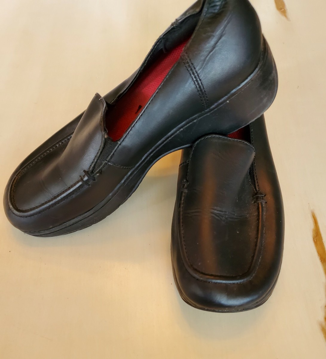 sketchers dress shoes women Skechers Work EH Womens Sz 7.5 76409 Slip Resistant Leather Loafer cushioned heel offer a gentle step Skechers Performance Slip-ins: GO WALK