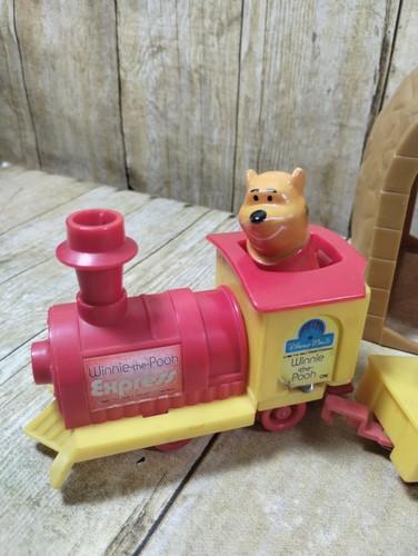 Vtg Sears Winnie Pooh Express Winnie Tigger Eeyore Train Cars & Tunnel DISPLAY - Picture 2 of 7