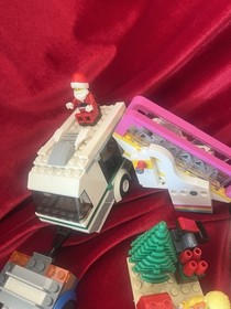 LEGO Winter Village Toy Shop 10199 Near Complete W Extras! Santa Escalator Campr