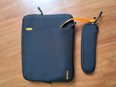 Ipad Tasche für Ipads mit 11 Zoll, Farbe schwarz, Wie Neu + Stifttasche Neu