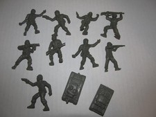 Vintage 1960  s LIDO WWII U.S. Army Toy Soldiers and Tanks