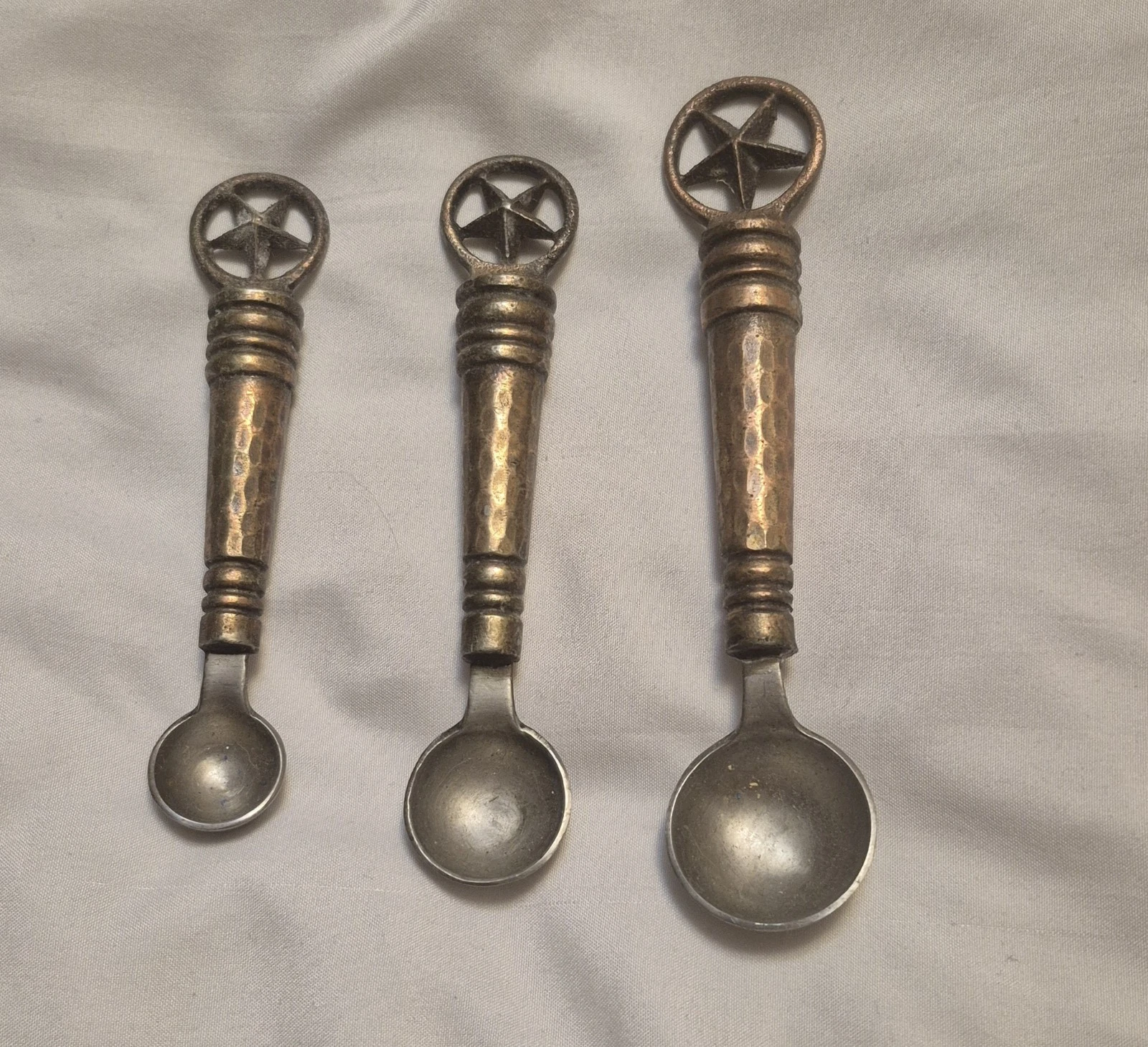 Vintage Hammered Copper Measuring Spoons Star Handle Western Rustic 3 Pc Set
