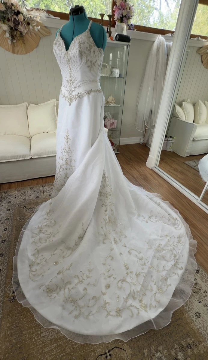 chinese dress ladies Kaya High Neckline Cheongsam Qipao Fit & Flare Crepe Wedding Dress with Lace  Embroidery Beading | Bone and Grey Bridal