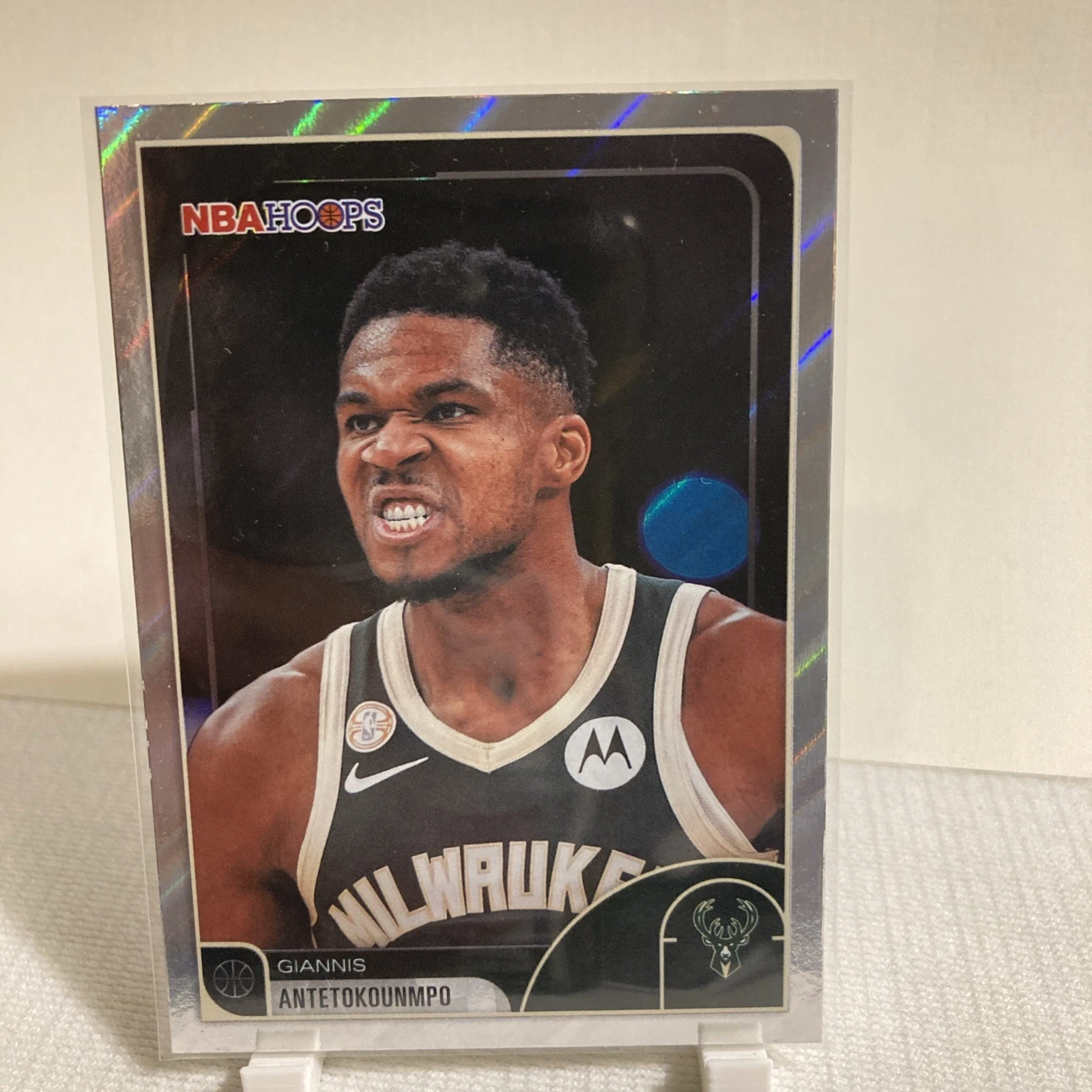 2025-26 NBA Hoops Giannis Antetokounmpo #165 Light Burst