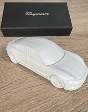Porsche Taycan Briefbeschwerer, Weiß [OVP]