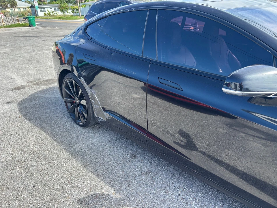 Tesla Model S 2016 Foto 3 de 4