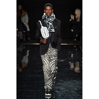 NEW $795 VERSACE RUNWAY Black White Zebra Print FAUX FUR STOLE 54