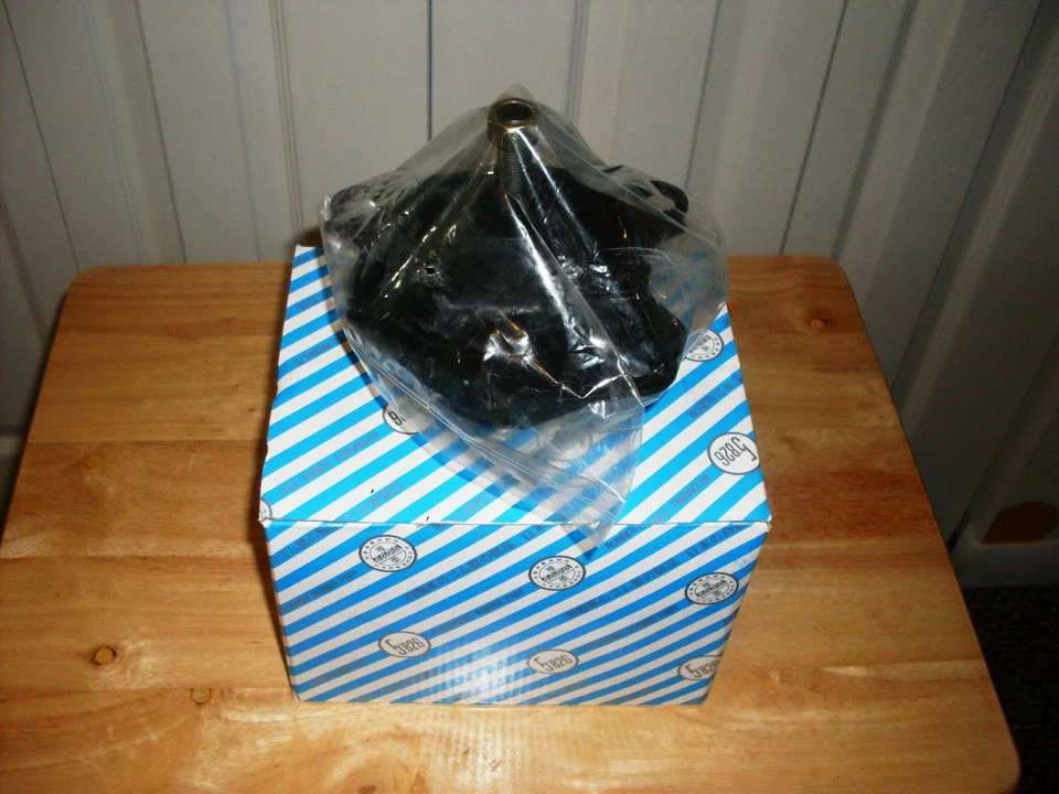 RIGHT UPPER SIDE MOTOR MOUNT -- FITS: 2002-2006 HONDA CR-V (2.4L, L4, AT-MT). - Image 2 of 3