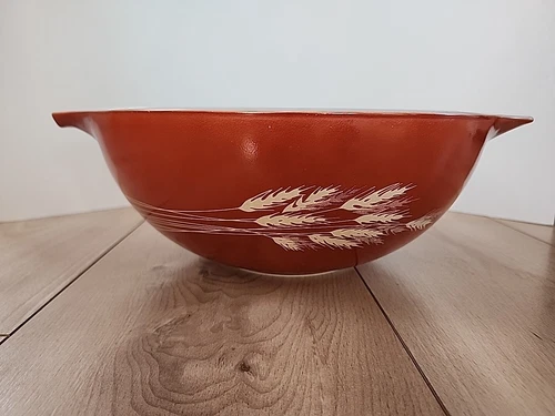 Vintage 1970s Pyrex Autumn Harvest Wheat 13” Cinderella Mixing Bowl 444 4L 4Qt.