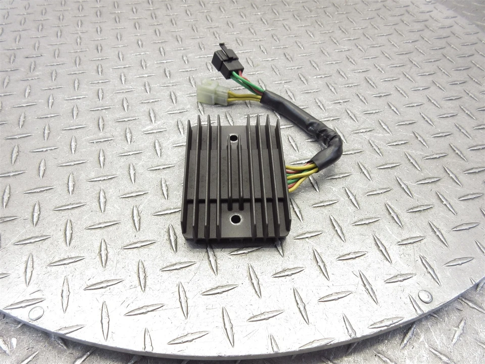 Ducati Monster 900 M900S 2001 00-03 rectificador regulador de voltaje control de carga Foto 2 de 4