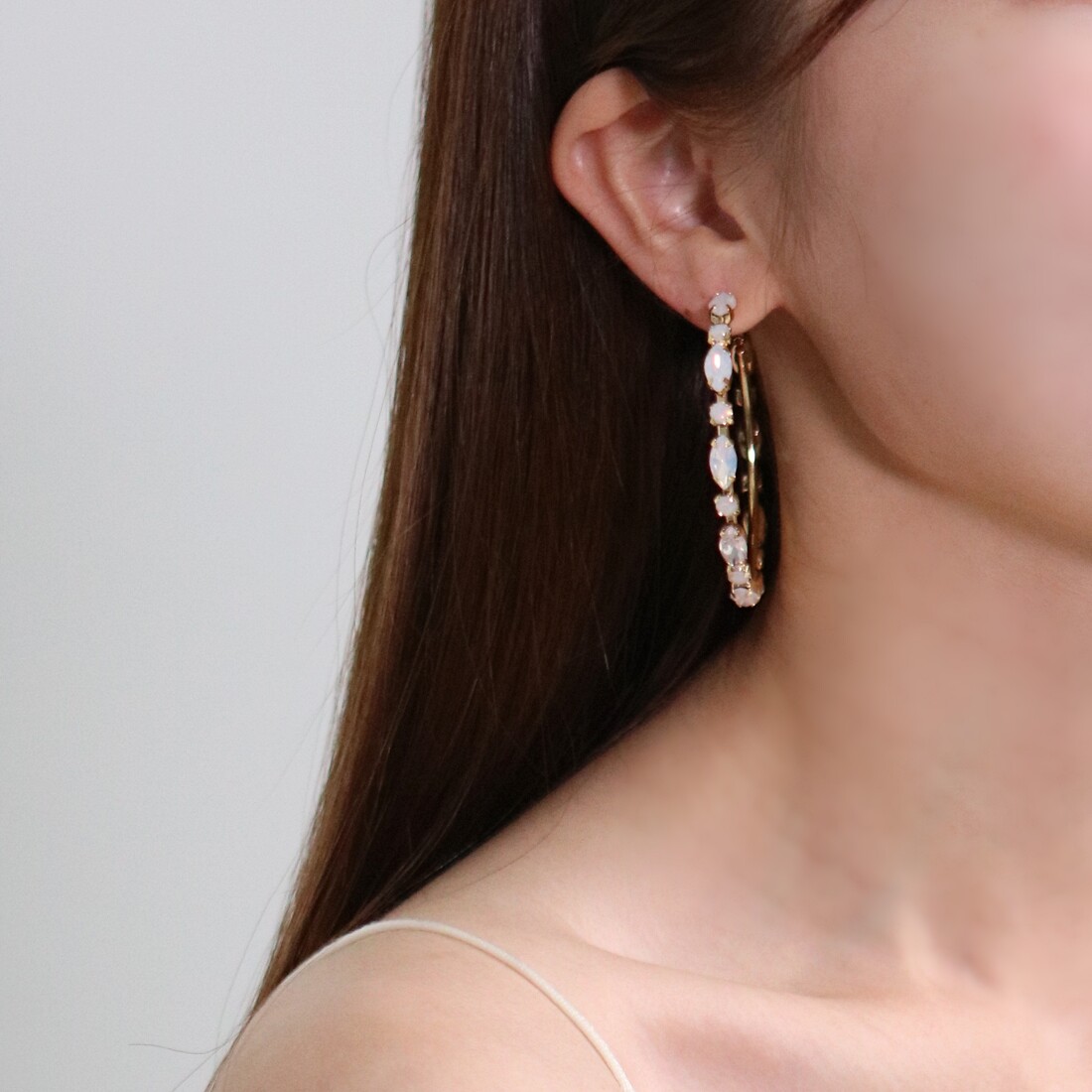[Blackmuse]BLACKPINKリサ着用☆opal-multi-stone-hoops earring k pop blackpink how you like that Lisa White Opal Stone