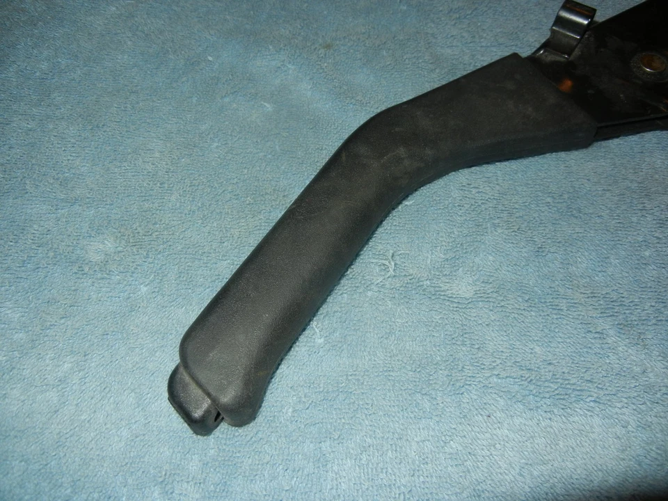 SAAB 9000 E Brake / Parking Brake Assembly 8956179 S1 - Image 3 of 4