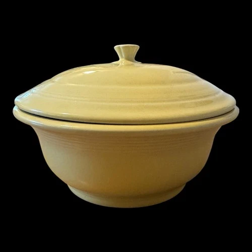 Vtg FIESTA 2qt Covered Casserole Sunflower Yellow Homer Laughlin China EUC