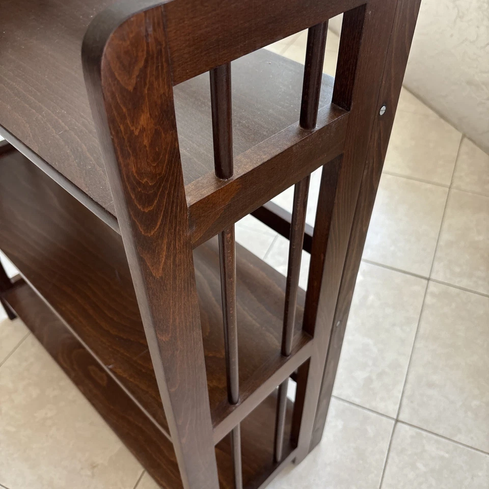 Estuche para libros estándar de 3 estantes de madera maciza de nogal tallado a mano MCM de colección años 50 28" L 34" H Foto 3 de 4