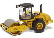 Diecast Masters 85246 1/87 Caterpillar CS56 Soil Compactor
