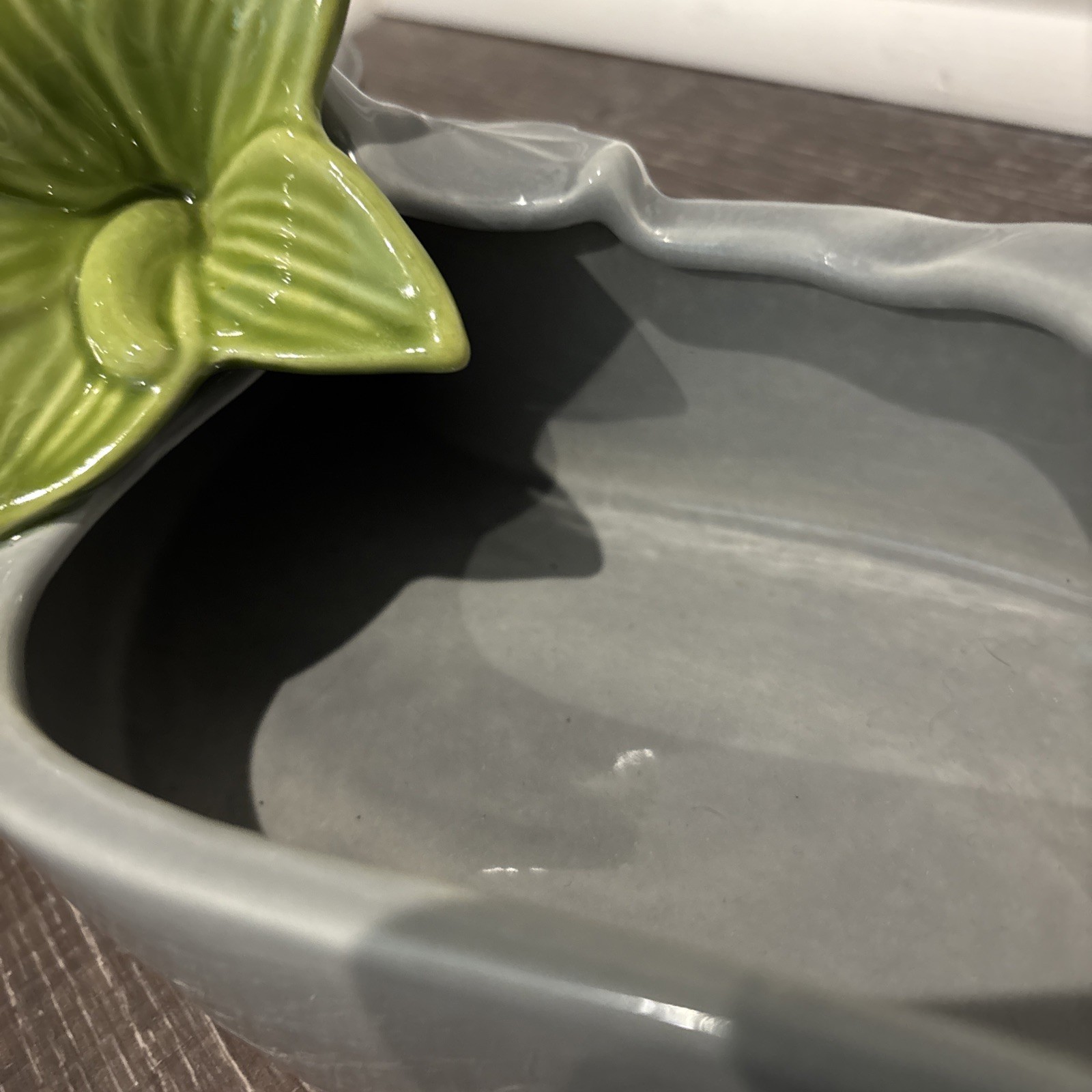 Vintage Mid Century Royal Haeger Pottery Planter Vase~ Gray w/ Green Lily