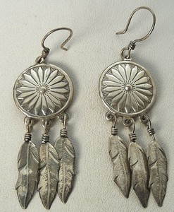 Vintage Sterling Navajo Southwestern Round Concho Triple Feather Dangle Earrings