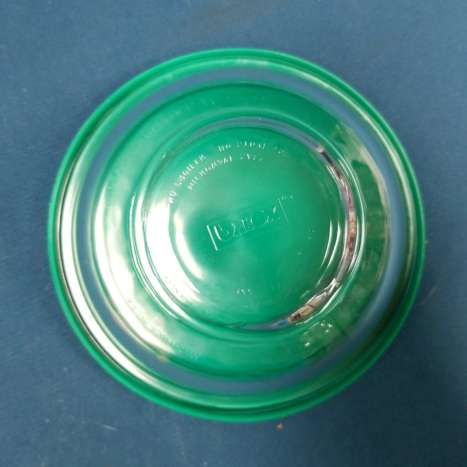 Pyrex Set 4 Nesting Mixing Bowls Clear/Aqua Tint Plastic Color Lids 4qt to 1qt  - Image 3 of 4