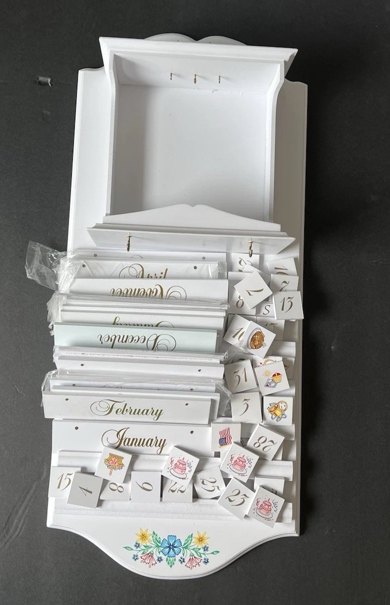 1995-12pc Adorable Ashton Drake Babies Wood Display Perpetual Calendar