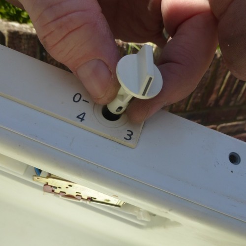 Whirlpool AMB 575 K/G Integrierter Kühlschrank Thermostatknopf