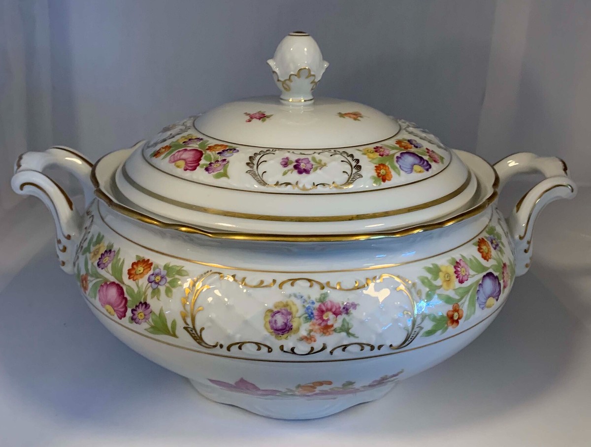 ラッキー Garp vs Akainu: Clash of One Piece Admirals | TikTok