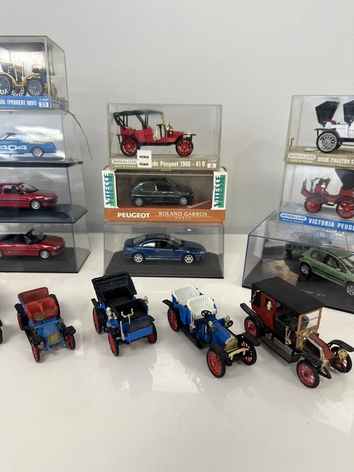 Lote de coches fundidos a presión Peugeot (19 piezas) Foto 4 de 4