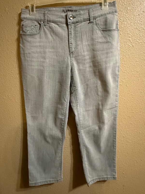 CHICO'S PLATINUM DENIM CROP JEANS CHICO'S SZ 1.5 (10) GRAY STRETCH TAPERED LEG