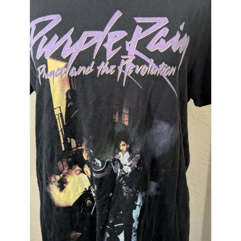 PRINCE Purple Rain T-Shirt M/L Official Prince Estate Approved Band Tee - Image 2 of 4
