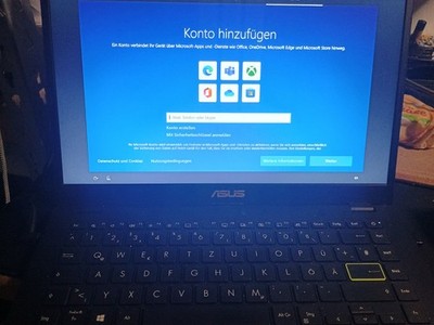 ASUS VivoBook 14 E410KA 14 Zoll Win 11 4GB RAM 128GB eMMC Intel Celeron N4500