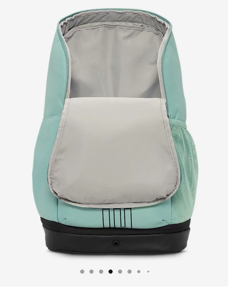 nike backpack holes Swim 35 Liters Repel University Red Roach Fishing On The Zip Closure style_description::Crusher Tee Model:TSSTXSS1002M