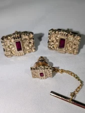 VTG SWANK Nugget Cufflinks & Tie Tack Set Gold Tone Ruby Red Baguette Glass 