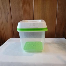 Rubbermaid FreshWorks 6.3 cups 1.5L produce saver container