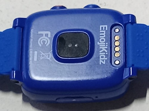 EmojiKidz 4G Smartwatch, SIM Card, GPS Tracking, Touch Screen, Calls & Text - Picture 4 of 24