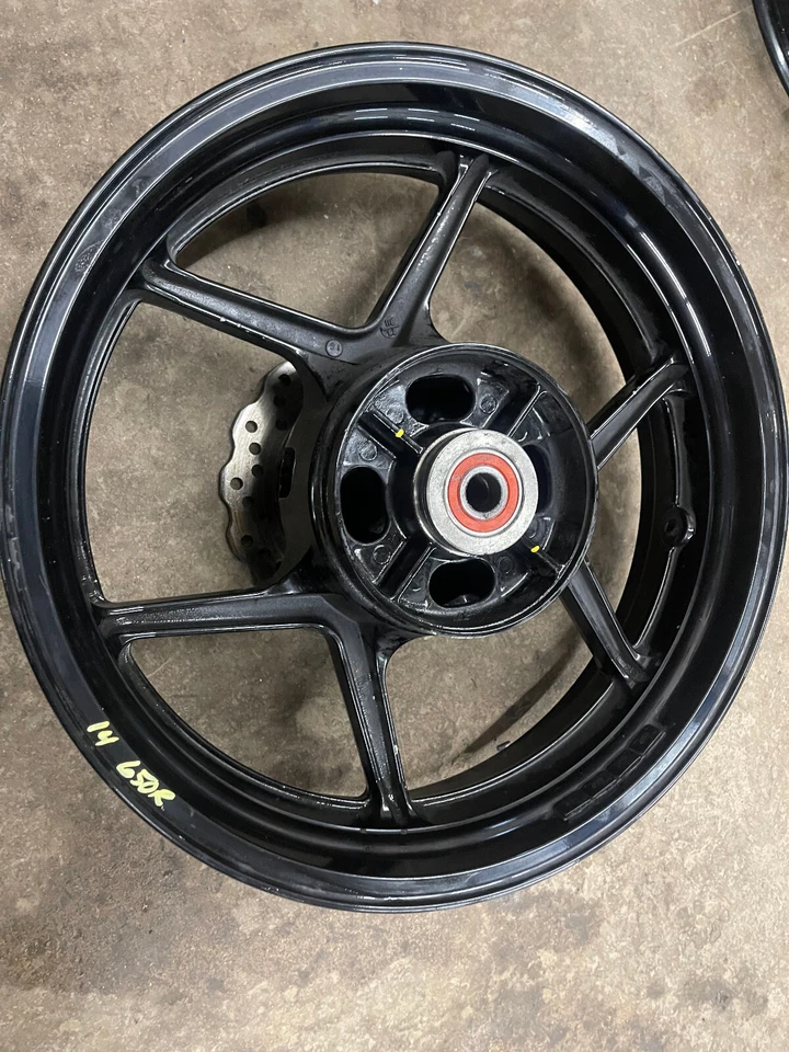 Llanta trasera 2012-2016 Kawasaki Ninja 650 ex650 650r 13 14 15 recta Foto 4 de 4