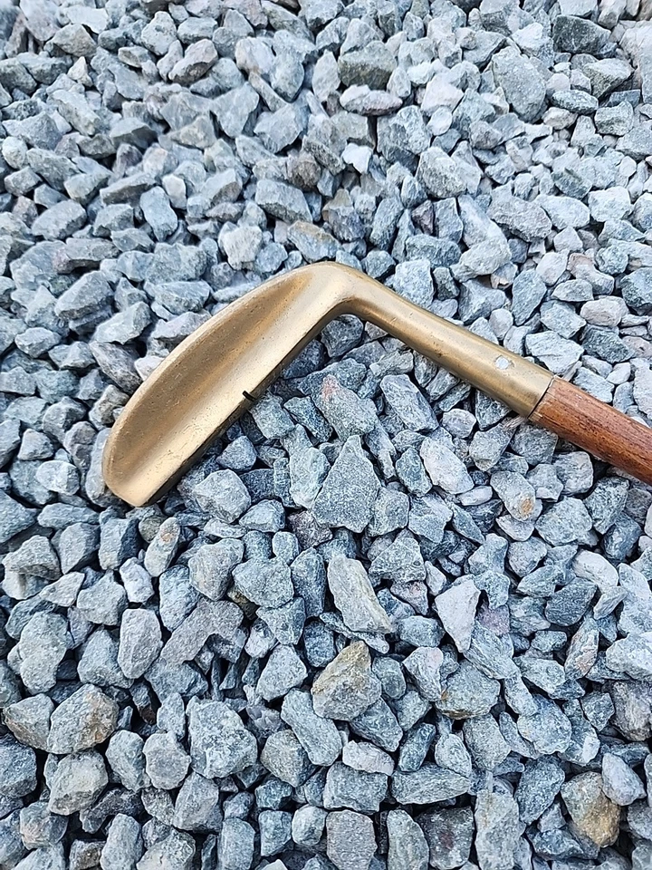 PowerBilt Golf 42HB PUTTER Diestro Madera de Nogal Tacón Cuero con Vara 35" Foto 3 de 4