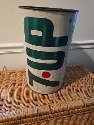 7-Up Trash Can Wet N Wild Uncola Campaign Vintages 1970s 7 up